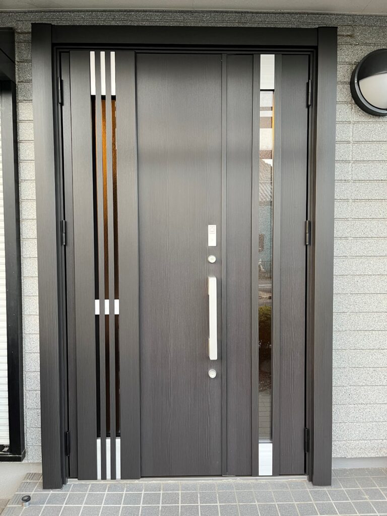 玄関ドア あきる野市 U様邸 after