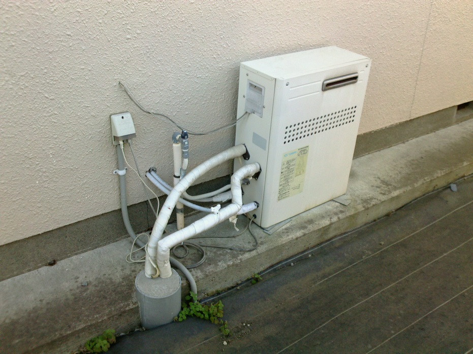 ふろ給湯器（エコジョーズ） 日の出町 T様邸 before