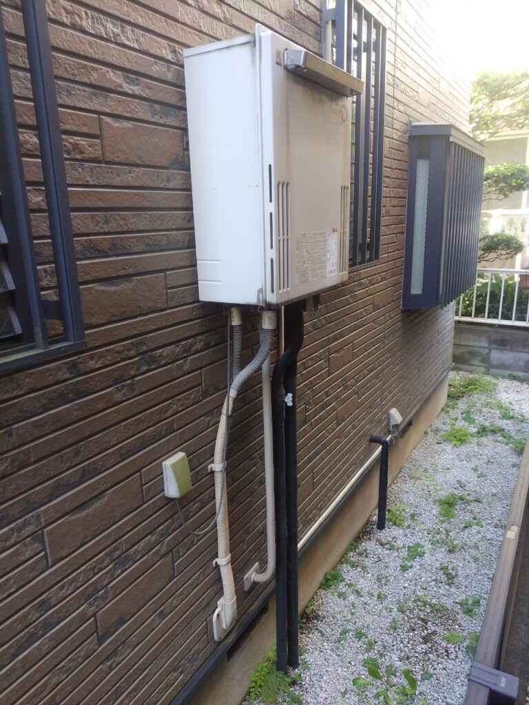 ふろ給湯器 瑞穂町 A様邸 before