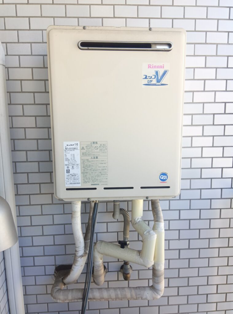 ふろ給湯器 八王子市 W様邸 before