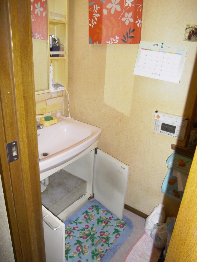 洗面化粧台　あきる野市 K様邸 before
