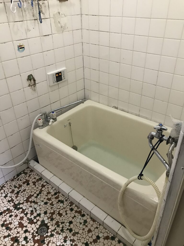 ふろ給湯器（エコジョーズ）・浴槽 武蔵村山市 K様邸 after