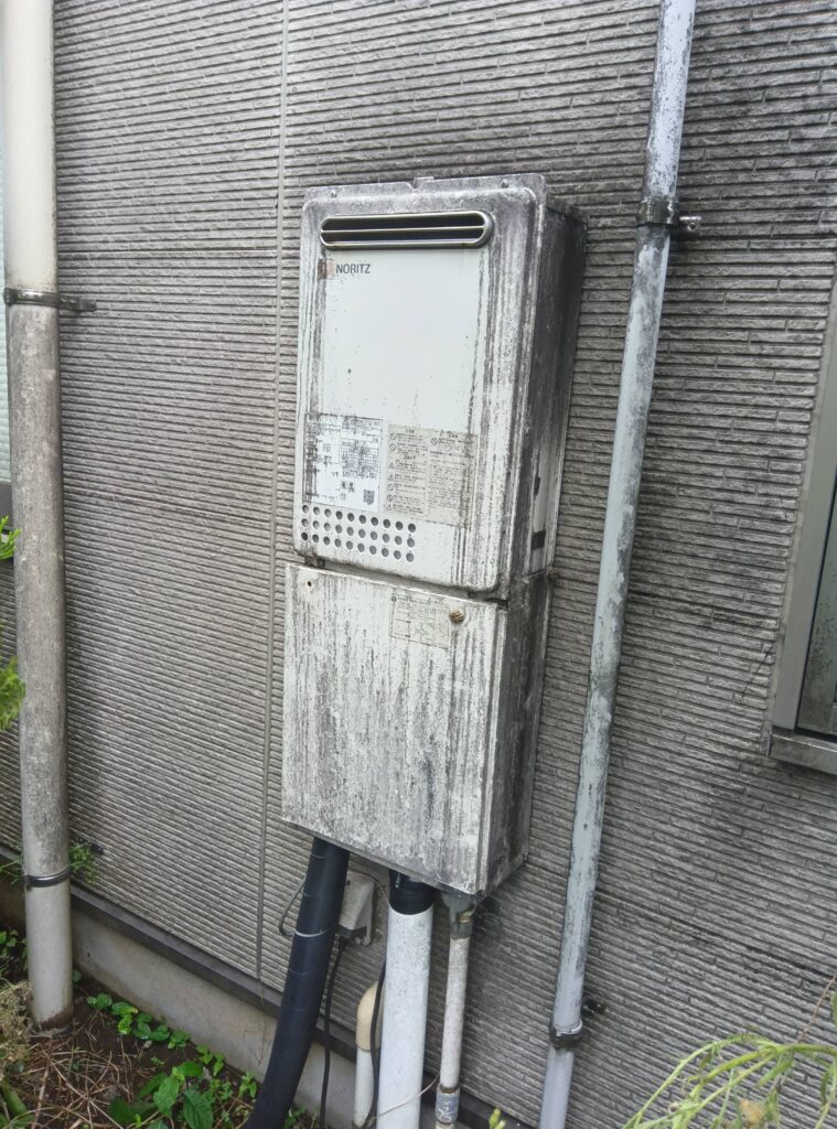 給湯器 あきる野市 O様邸 before
